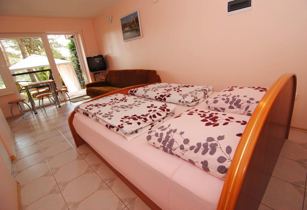 Guesthouse "Nakvyne Pas Zveja" Purvynes Street Nida Exteriér fotografie